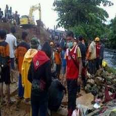 Menko Kesra: Keluarga Korban Tembok Ambruk di Makassar Diberi Santunan