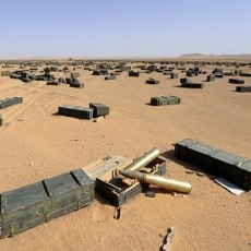 Granat & Mortir Peninggalan Khadafi Berserakan Bak Sampah di Gurun