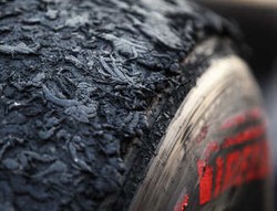 Ban Pecah di Jalan? Jangan Panik!