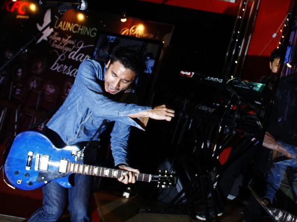 Ello Launching Album Kompilasi