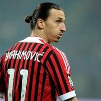 Ibrahimovic Tak Butuh Bola Emas