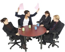 Benarkah Bos Wanita Cenderung Mem-Bully Bawahannya? 