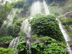 Air Terjun Benang Stokel dan Benang Kelambu