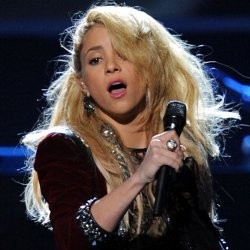 Shakira Ngaku Penggemar Berat Metallica