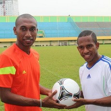 Okto dan Wanggai Jajal Tango 12