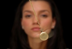 Korban Hipnotis Bisa Dilihat dari Matanya