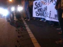 Mahasiswa Gelar Aksi Solidaritas di RSCM untuk Pria yang Bakar Diri 