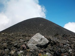 Pengungsi Gunung Gamalama Butuh Beras, Tenda dan Masker