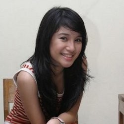 Chacha Frederica Kehilangan Sang Ayah