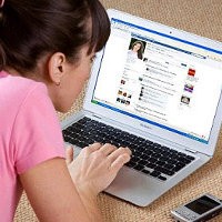 Facebook & Google Diminta Sensor Foto Bugil 