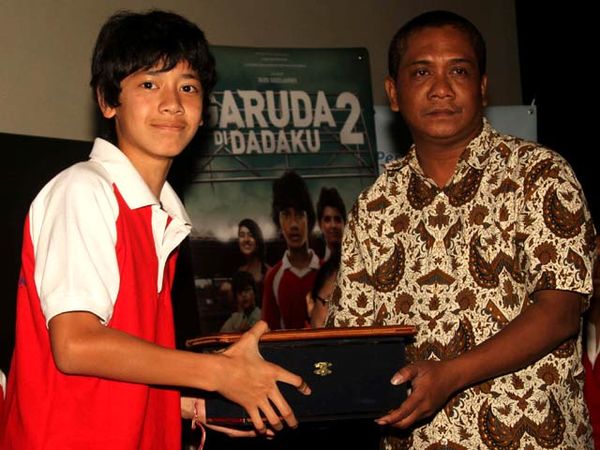 Emir Mahira Raih Penghargaan di Iran