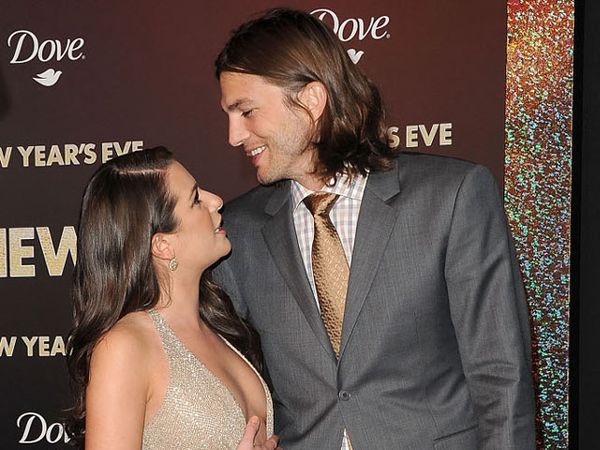 Ashton Kutcher Mesra dengan Lea Michele