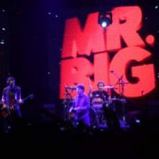 Satu Lagu Mr Big Langsung Menghipnotis Arek-arek Suroboyo