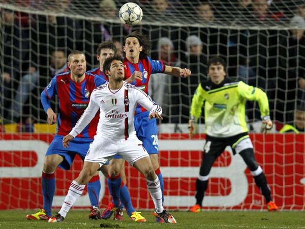 Milan Diimbangi Plzen 