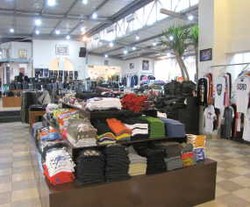 Factory Outlet Bandung, Cocok Untuk Belanja Kado Natal Anda