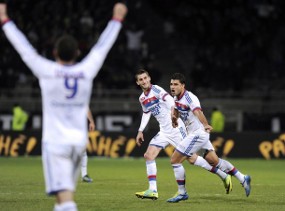 Pesta Gol, Lyon Lolos ke 16 Besar