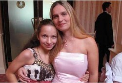 Tari Mengajarkan Gadis Autis Ini Bicara