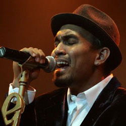 Malam ini, Glenn Fredly Konser Romantis di Yogyakarta