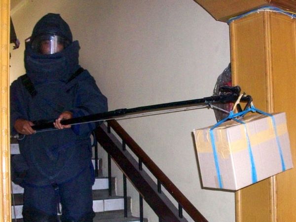 Polda Jatim Gelar Simulasi Penjinakan Bom