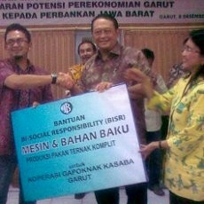 BI Bandung Serahkan Bantuan Rp 200 Juta Pada Peternak Garut