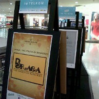 200 Karya Mahasiswa DKV Dipamerkan di Mal