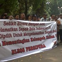 Suporter Persipura Mendemo PSSI