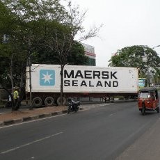 Kontainer Melintang di Jalan, Lalin Pluit-Muara Karang Macet