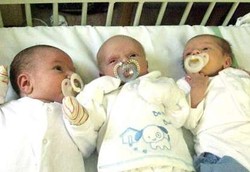 Bukan Kembar Bukan Saudara, Lahir Bareng 3 Bayi Kena Cacat Jantung