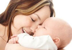 Pelukan Ibu Mengubah Otak Anak Jadi Tidak Doyan Narkoba