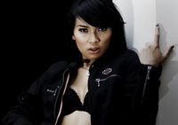 Pose Menantang Shita Destya