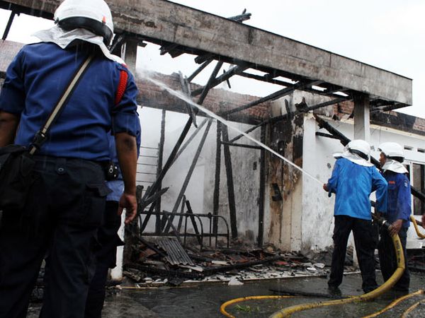 Rumah Kontrakan Ludes Terbakar