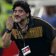 Maradona Ingin Tevez Segera Gabung Milan