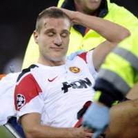 Vidic Bisa Absen Beberapa Bulan