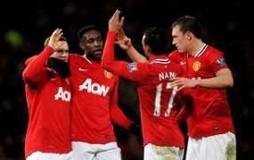 Nani & Rooney Menangkan MU