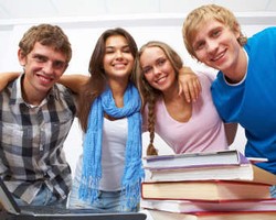 4 Tips Menghindari Masalah Saat Liburan Bersama Teman-Teman