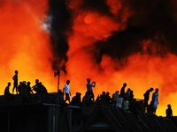 Pabrik Plastik Terbakar