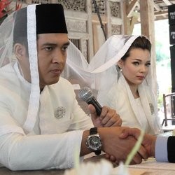 Perjalanan Kisah Cinta Dewi Sandra & Agus Rahman