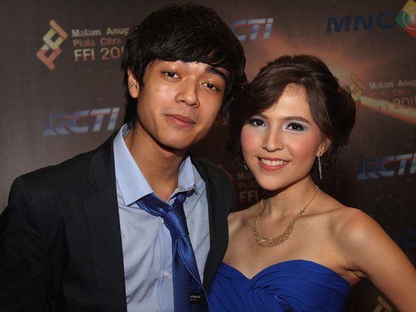 Olivia Jensen Mesra Bareng Cowok