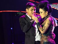 Pasha Mesra Bareng Syahrini