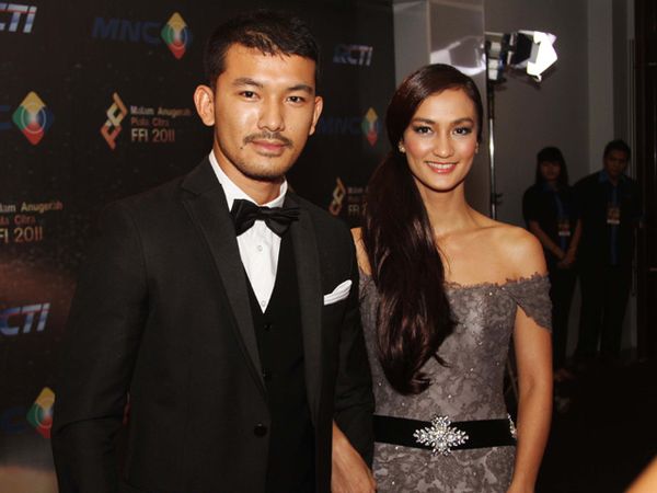 Rio Dewanto Mesra Sama Atiqah Hasiholan