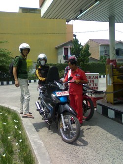 KEBERSAMAAN YANG MENGGEMBIRAKAN