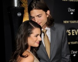 Ashton Kutcher Terlihat Seksi, Lea Michele Grogi