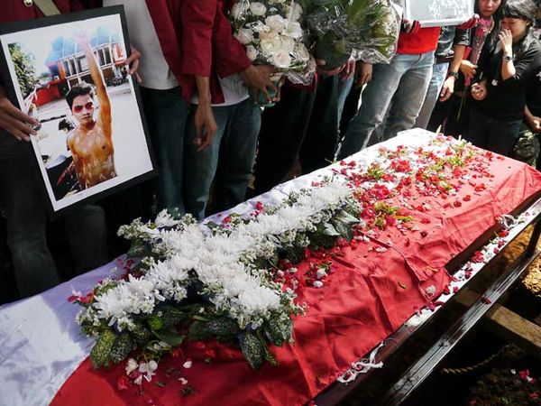 Mereka yang Rela Mati untuk Demokrasi