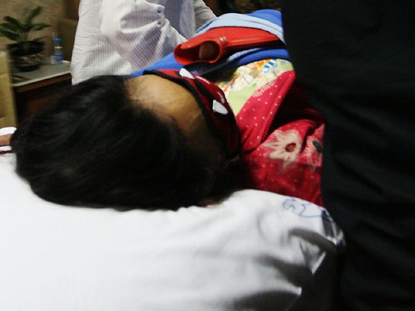 Menginap Semalam di Tahanan, Nunun Sakit!