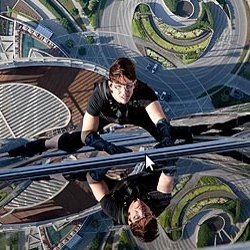 Tom Cruise Panjat Gedung Tertinggi di Dunia