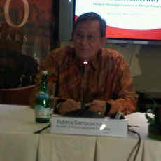 Sering Kirim Pelajar ke AS, Pengusaha Kaya Putera Sampoerna Dapat Medali