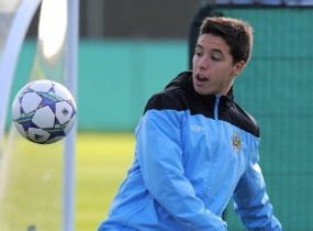 Nasri: Chelsea Tak Akan Sesulit MU