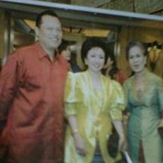 Adang yang Tersenyum, Adang yang Sibuk Membela Istri