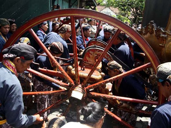 Jamasan Kereta Kraton Yogyakarta