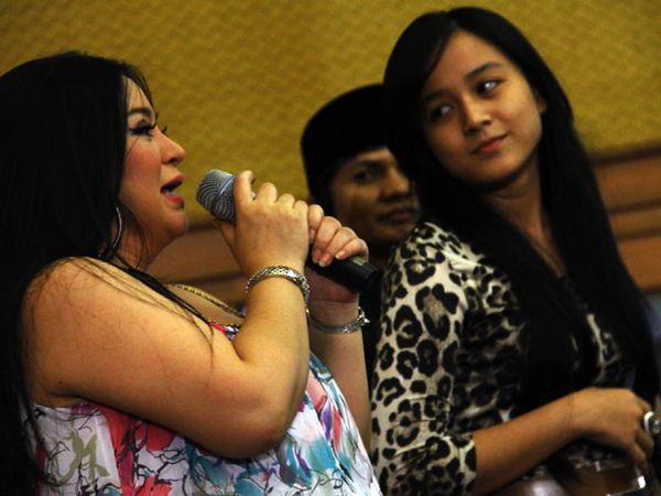 Duet Annisa dan Juwita Bahar